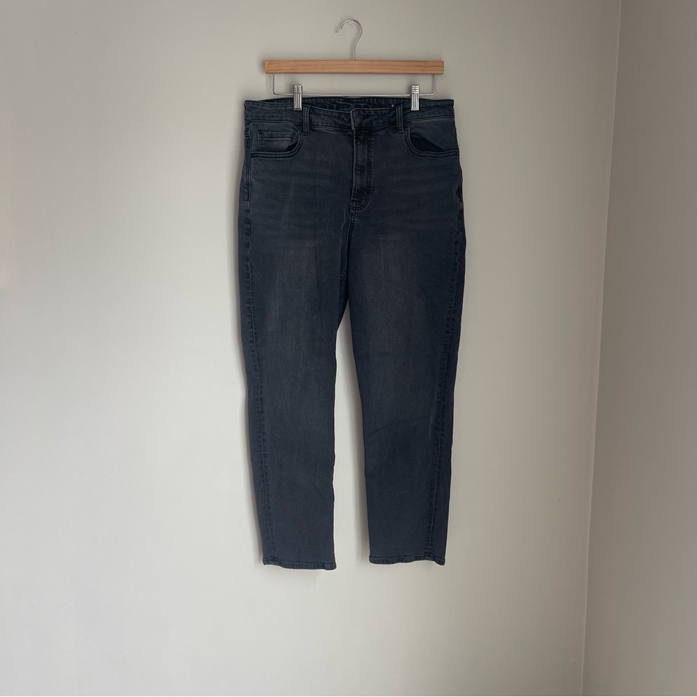 American Eagle Mom Jean - Size 14 - Black